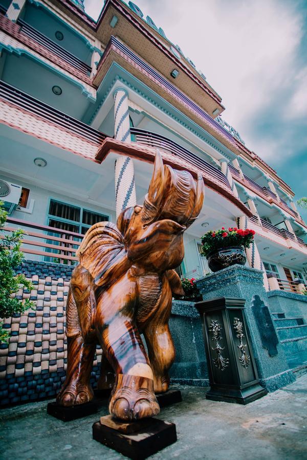 Amber Palace Hotel Myitkyinā Exterior photo